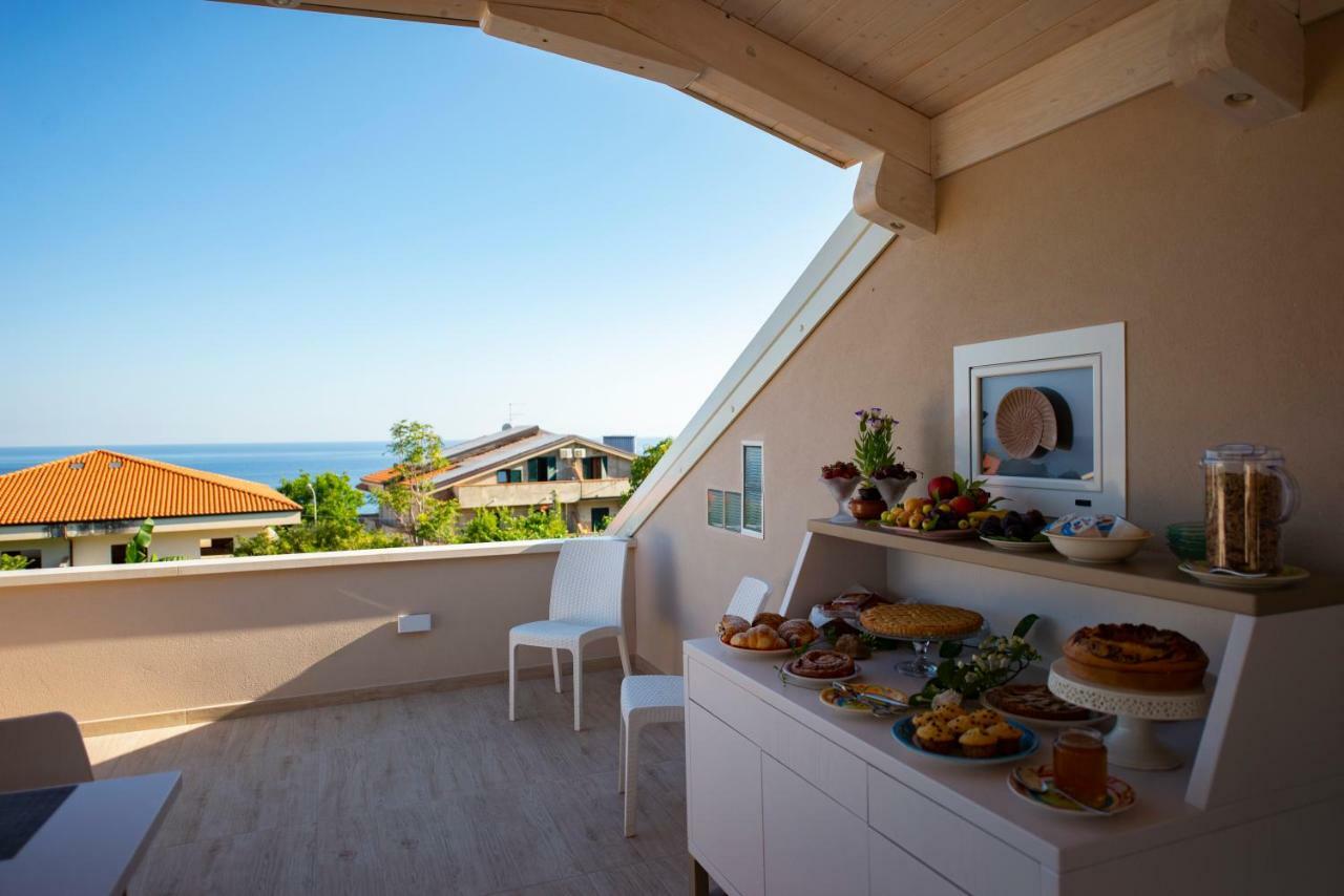 Michelino House Bed and Breakfast Parghelia Exteriör bild