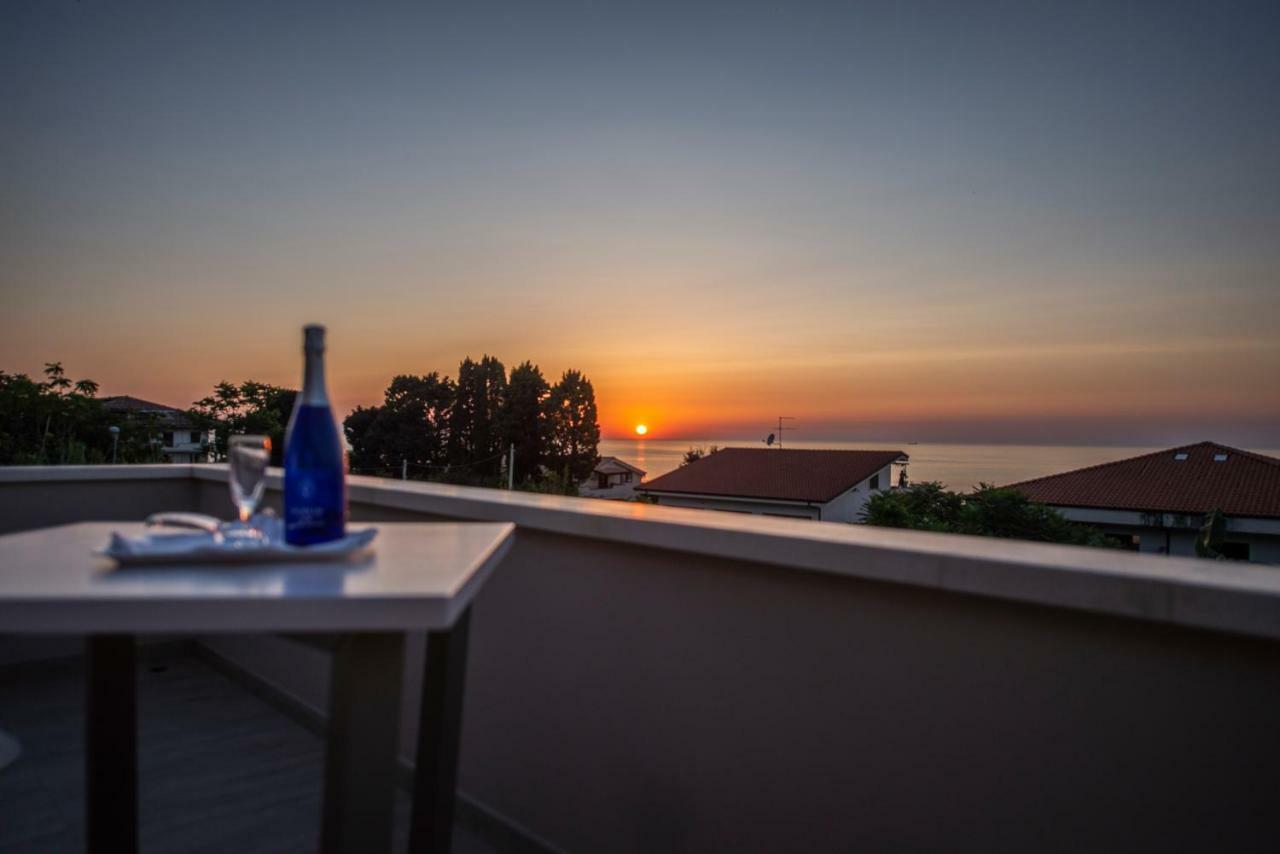 Michelino House Bed and Breakfast Parghelia Exteriör bild